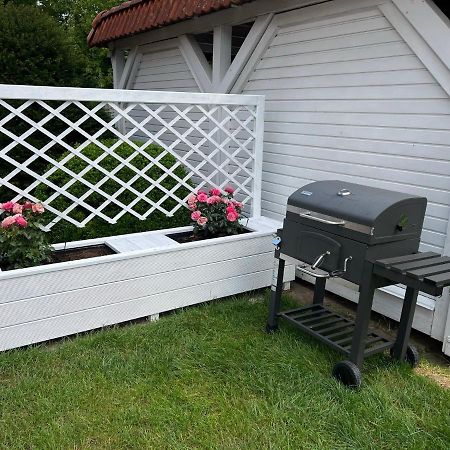 Familienfreundliche Ferienwohnung Mit Wintergarten Badow المظهر الخارجي الصورة
