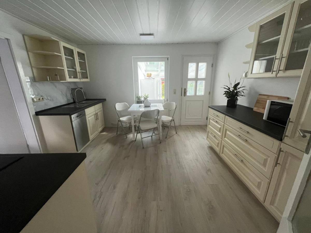 Familienfreundliche Ferienwohnung Mit Wintergarten Badow المظهر الخارجي الصورة