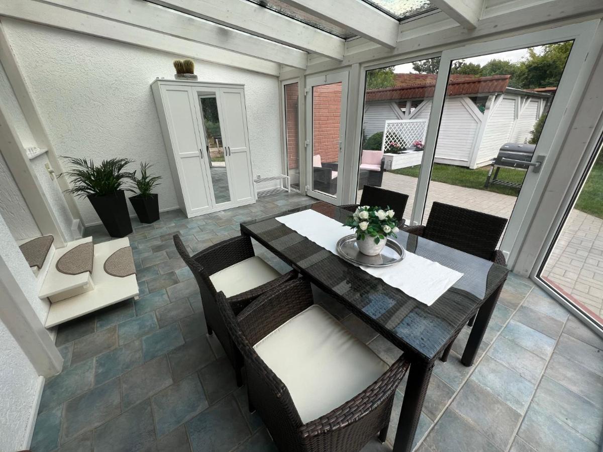 Familienfreundliche Ferienwohnung Mit Wintergarten Badow المظهر الخارجي الصورة