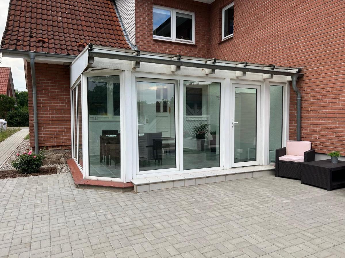 Familienfreundliche Ferienwohnung Mit Wintergarten Badow المظهر الخارجي الصورة