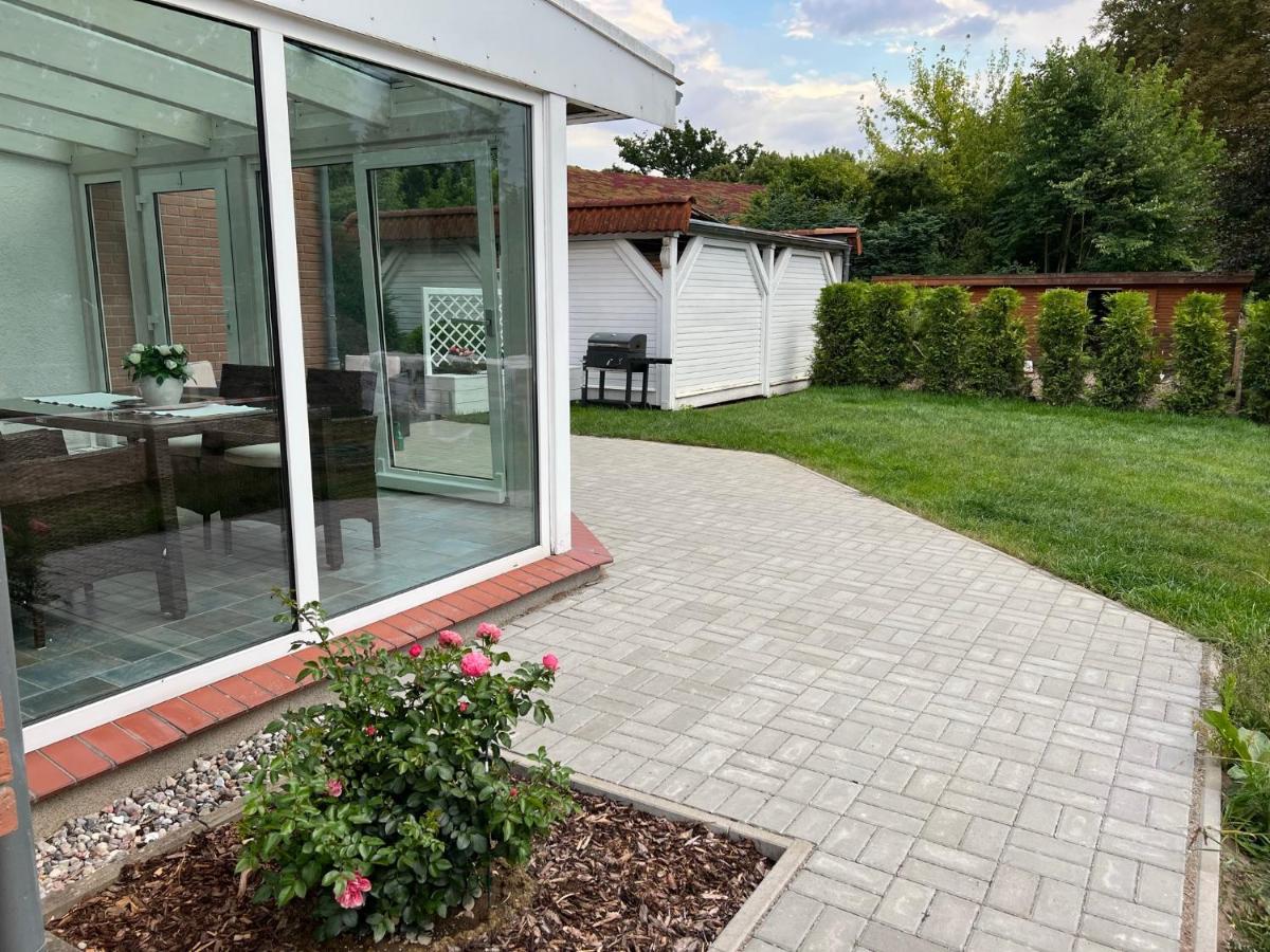 Familienfreundliche Ferienwohnung Mit Wintergarten Badow المظهر الخارجي الصورة